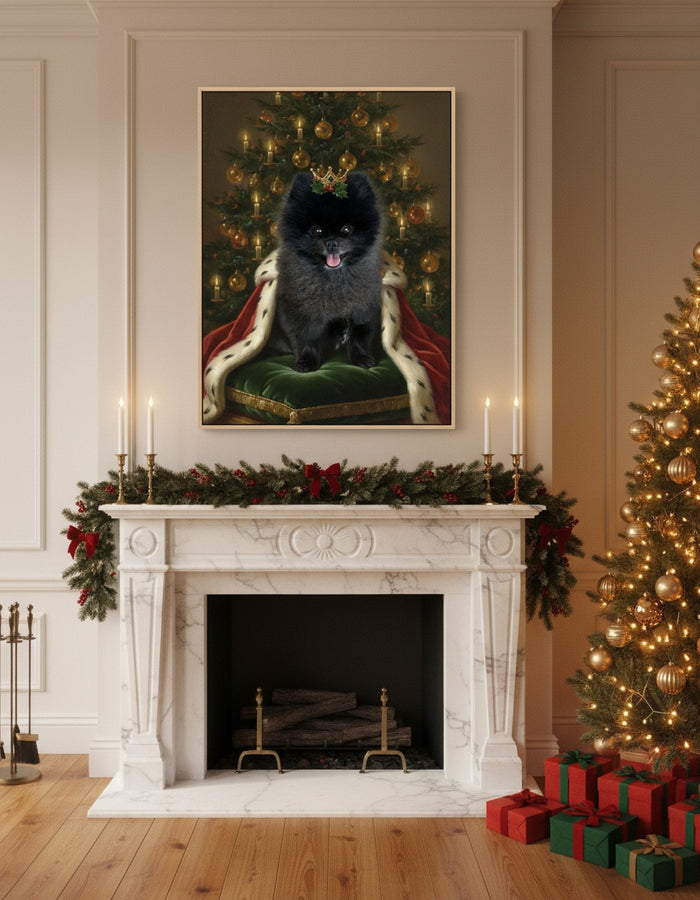 Portrait d'animal sur toile : un Spitz nain en Le Roi de Noël au-dessus d'une cheminée, près d'un sapin de Noël