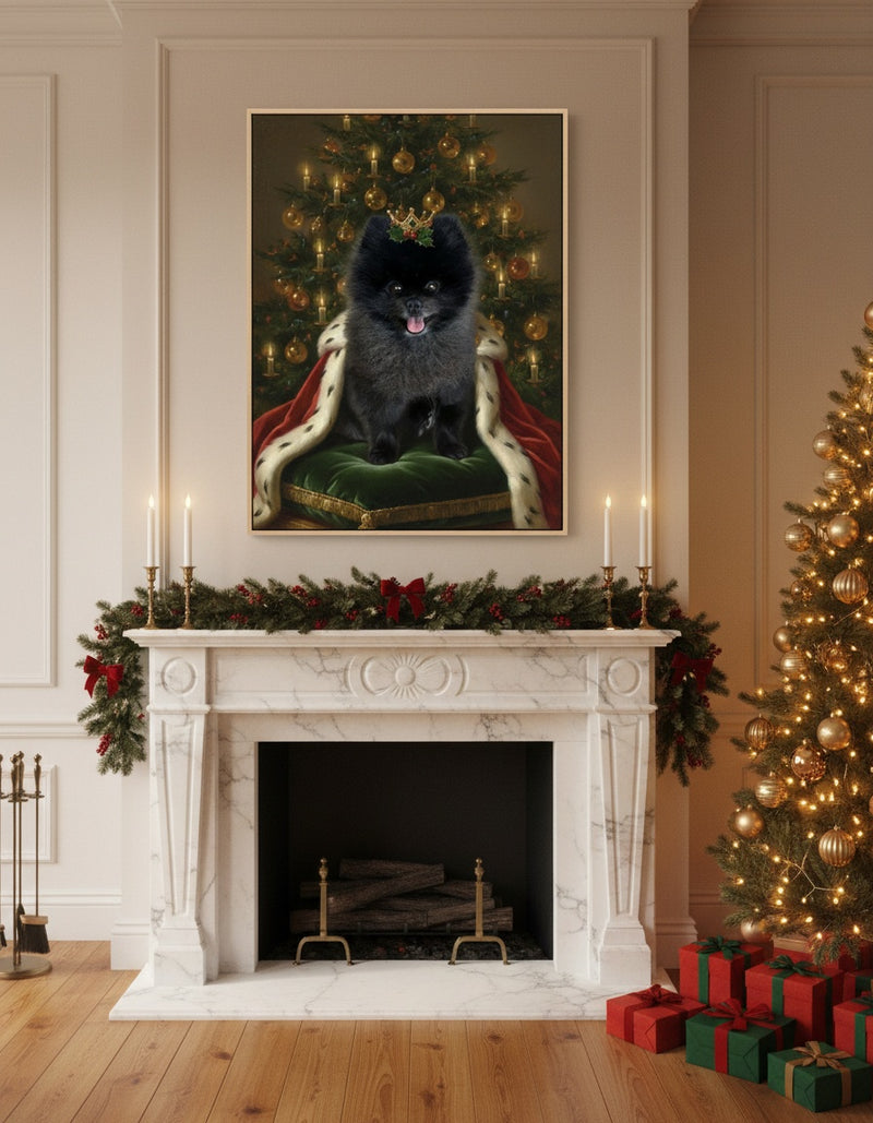 Portrait d'animal sur toile : un Spitz nain en Le Roi de Noël au-dessus d'une cheminée, près d'un sapin de Noël